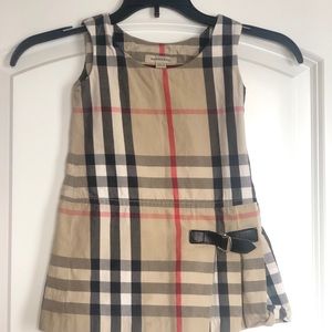 🌻Host Pick🌻 Burberry size 2T dress